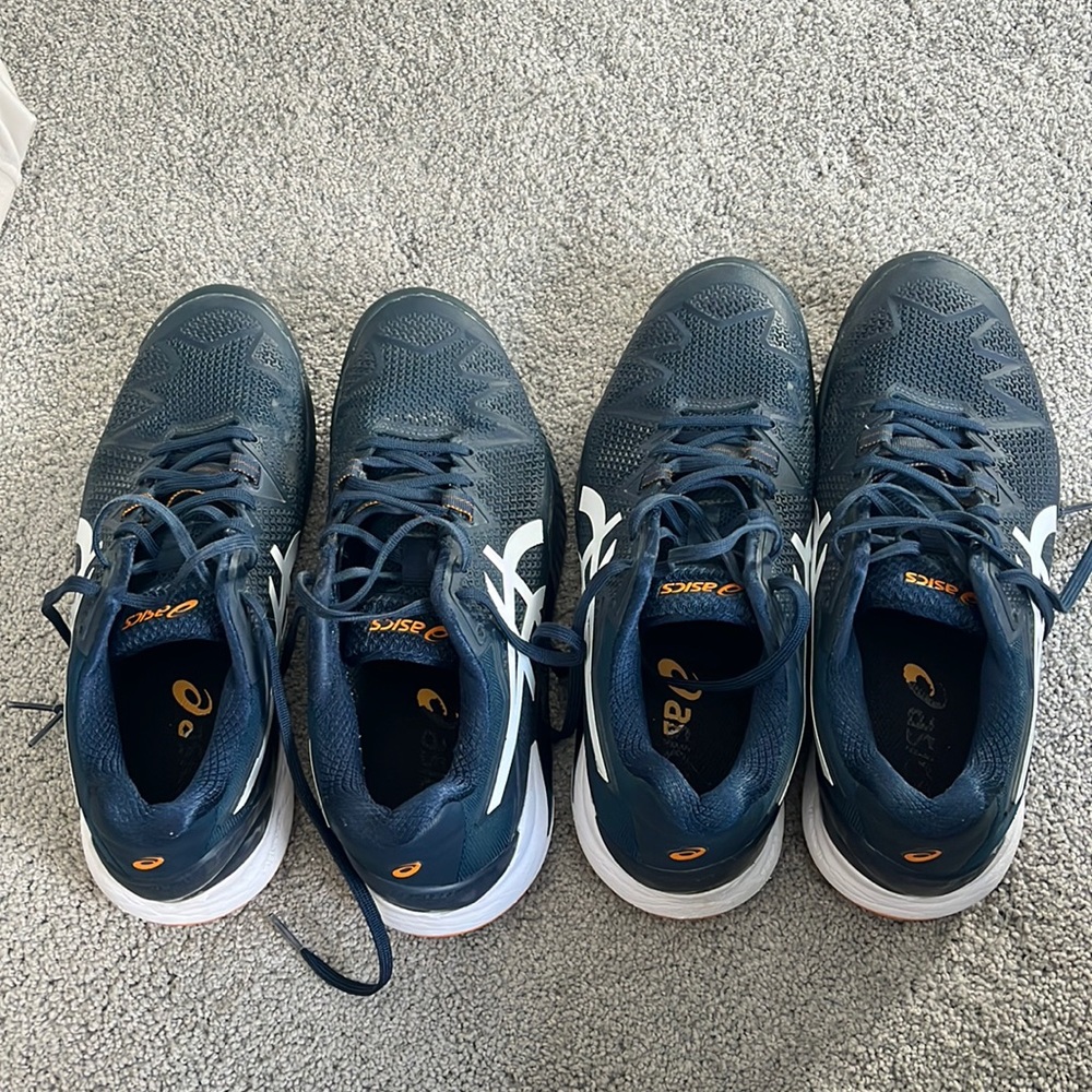 Men’s Asics tennis shoes size 7 1/2 or 8